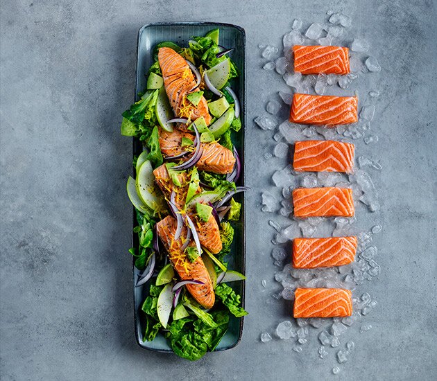 سمك السلمون المخبوز بالفرن مع الليمون