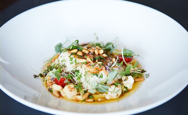 طبق محضر من سمك الفحم